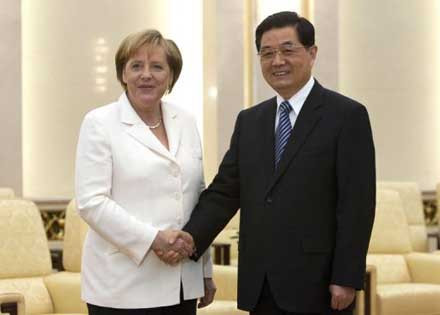 Προτροπή Μέρκελ προς την Κίνα για άνοιγμα της αγοράς της