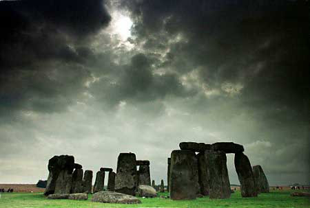 Βρεθήκαν μετά από 4.000 χρόνια τα «αδερφάκια» του Stonehenge