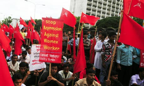 Στους δρόμους 10.000 εργάτες στο Μπαγκλαντές ζητώντας αύξηση στους μισθούς