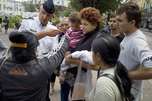 Διαλύθηκε ο πρώτος καταυλισμός Ρομά στη Γαλλία