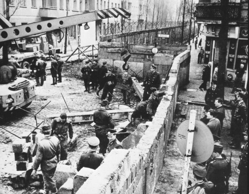 Το Τείχος του Βερολίνου: 49 χρόνια μετά την ανέγερσή του