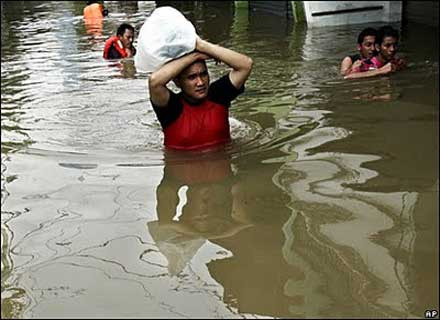 Τουλάχιστον 150 νεκροί από πλημμύρες στο ινδικό Κασμίρ