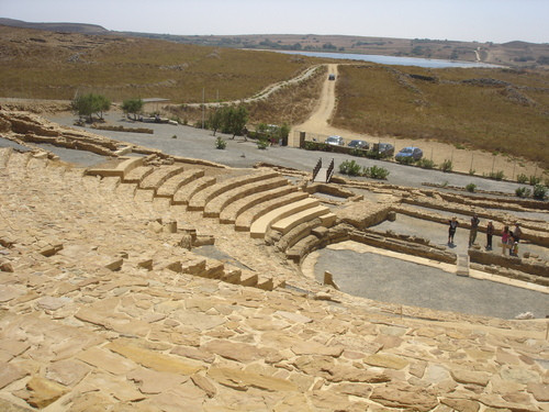 Ανοίγει ξανά, μετά από 2.300 χρόνια, το αρχαίο θέατρο της Ηφαιστείας στη Λήμνο