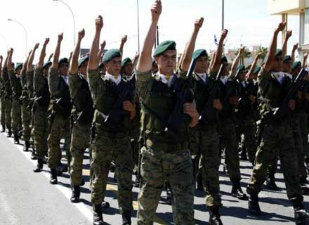 Κύπρος: Ο Υπ. Άμυνας καταγγέλλει συνεργασία της ΕΦ με ανθρώπους της νύχτας
