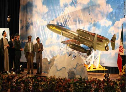 Το Ιράν παρουσίασε το πρώτο μη επανδρωμένο βομβαρδιστικό αεροπλάνο