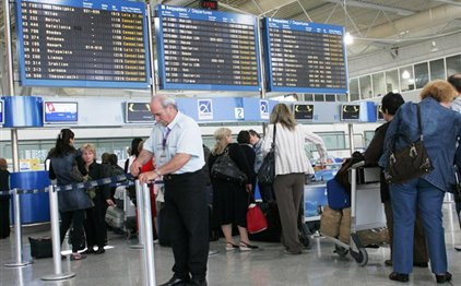 Μαζικές απολύσεις από τη Goldair Handling στα αεροδρόμια