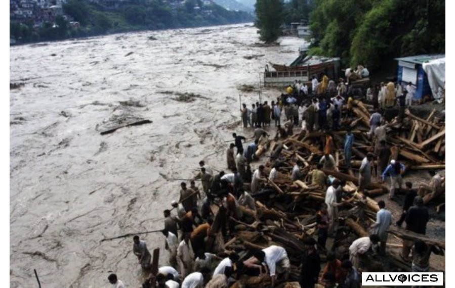Πακιστάν: 3,5 εκατομμύρια πλημμυροπαθείς πίνουν μολυσμένο νερό