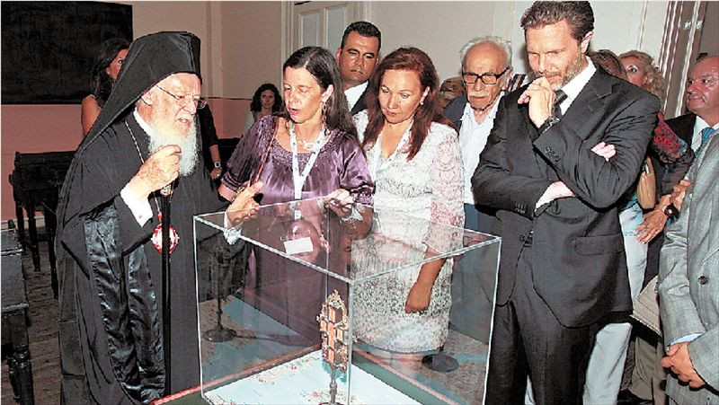 Με έκθεση 101 καλλιτεχνών άνοιξε μετά από 40 χρόνια η Θεολογική Σχολή της Χάλκης