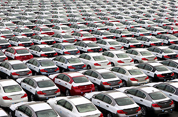 Μείωση 30,8% στις πωλήσεις αυτοκινήτων το πρώτο 8μηνο