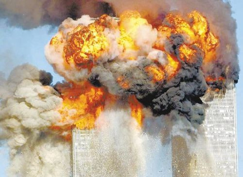 Ο Αχμαντινετζάντ αμφισβητεί την επίσημη εκδοχή γύρω από το χτύπημα της 11/9