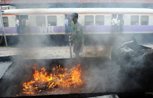 Αυξάνεται ο αριθμός των νεκρών από τη σύγκρουση τρένων στην Ινδία