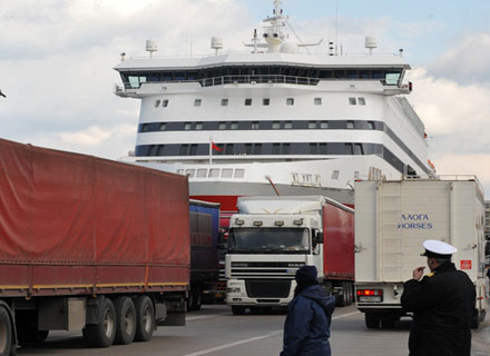 Ένταση στο λιμάνι του Πειραιά μεταξύ των μεταφορέων