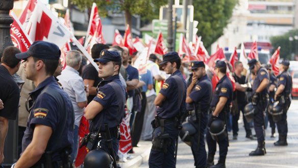 Πορείες σε Αθήνα και Θεσσαλονίκη κατά της λιτότητας
