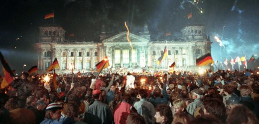 Η Γερμανία γιορτάζει την 20η επέτειο της επανένωσής της