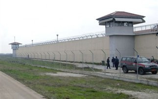 Αποφυλακίζονται 1.230 κρατούμενοι