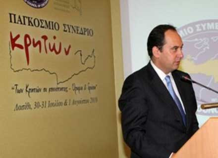 Το ψηφοδέλτιο του συνδυασμού «Η Κρήτη μας ενώνει» παρουσίασε ο Πλακιωτάκης