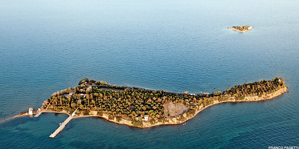 BusinessWeek: Νησιά «προς πώληση» στην Ελλάδα
