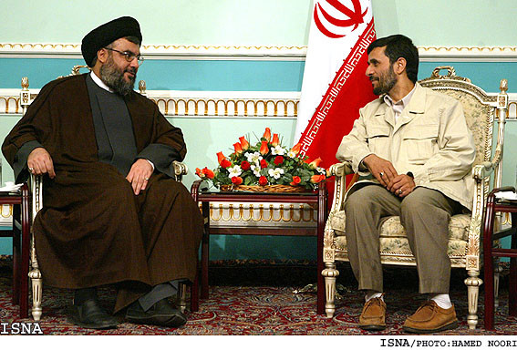Λίβανος: Tο όπλο Ισραηλινού στρατιώτη δώρισε ο Νασράλα στον Αχμαντινετζάντ