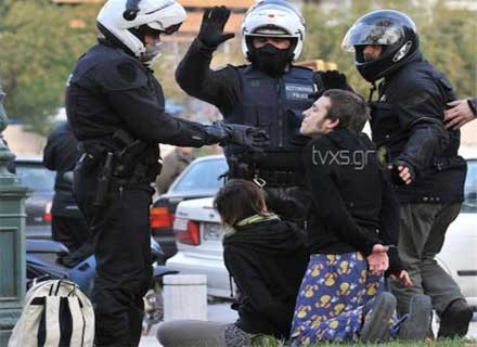 Αθώοι οι αστυνομικοί που φόρτωσαν το σακίδιο στον «φοιτητή με τις πιτζάμες»