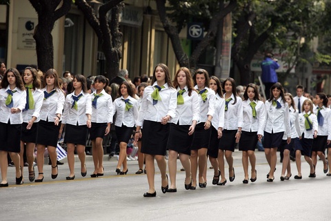 Πρόβα παρέλασης, του Γιάννη Κιμπουρόπουλου