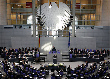 Γερμανία: Εγκρίθηκε με αντιδράσεις το νομοσχέδιο για τα πυρηνικά εργοστάσια