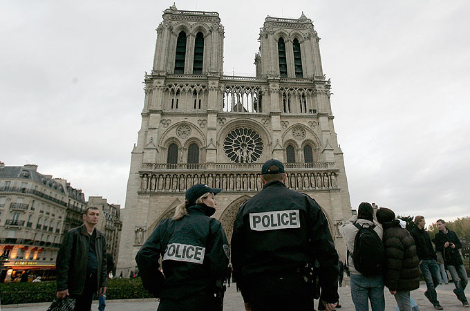 Συλλήψεις υπόπτων για τρομοκρατία στην Γαλλία