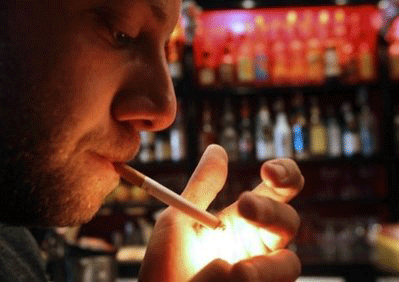 Ολλανδία: Μερική άρση της απαγόρευσης καπνίσματος αποφάσισε η νέα κυβέρνηση