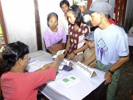 Σε κλίμα εκλογών και η Βιρμανία μετά από 20 χρόνια