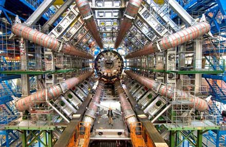 Μίνι «Big Bang» προκάλεσε ο επιταχυντής σωματιδίων στο CERN