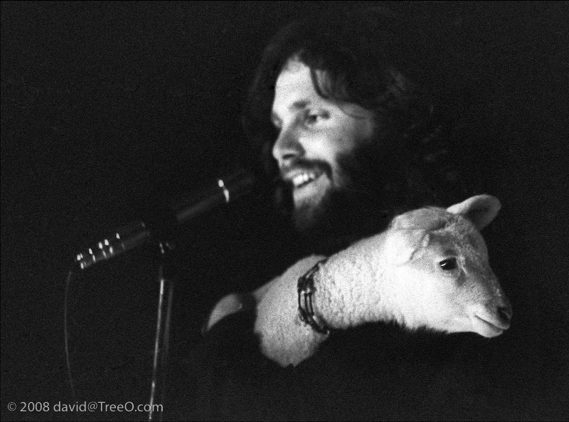 Jim Morrison: Μετά θάνατον απαλλαγή από την κατηγορία της «προσβολής της δημοσίας αιδούς»