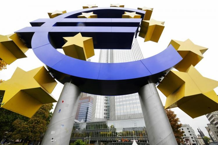 «Υπεραισιόδοξος» ο στόχος εισόδου της Ρουμανίας στη ζώνη του ευρώ το 2015