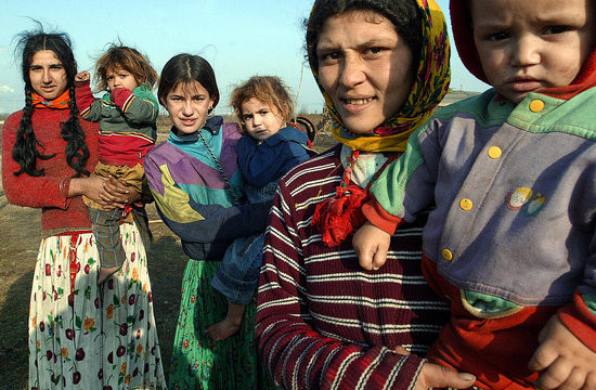 Ρέντινγκ : Σκανδαλώδεις οι συνθήκες διαβίωσης των Ρομά