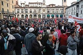 Ιταλία: Ένταση σε διαδήλωση αλληλεγγύης για μετανάστες απεργούς πείνας