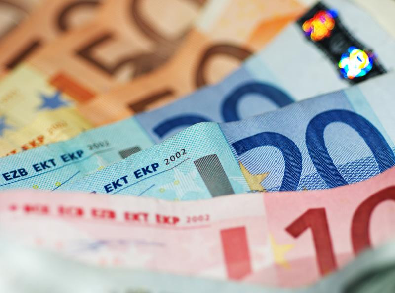 Ευρωπαϊκές επιχειρήσεις δανείζονται φθηνότερα από τις κυβερνήσεις τους
