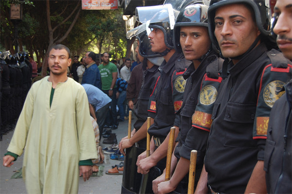 Ένας νεκρός από συγκρούσεις αστυνομίας με Κόπτες διαδηλωτές στο Κάιρο