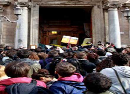 Διαδηλώσεις φοιτητών στην Ιταλία κατά της εκπαιδευτικής μεταρρύθμισης