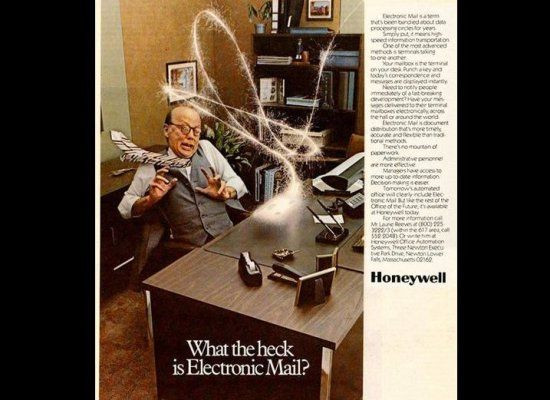 Παλιές διαφημίσεις: «Μα τι είναι πια αυτό το ηλεκτρονικό ταχυδρομείο;»