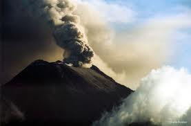 Έκρηξη ηφαιστείου στον Ισημερινό