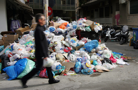 Σε 48ωρη απεργία οι υπάλληλοι καθαριότητας του δήμου Αθηναίων