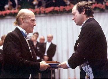 Ο Ελύτης τιμάται με το Νόμπελ Λογοτεχνίας του 1979