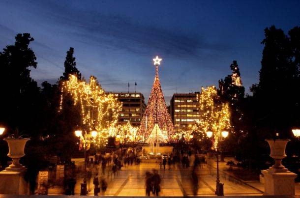 FT Deutschland: «Συρτάκι κάτω από το χριστουγεννιάτικο δέντρο»