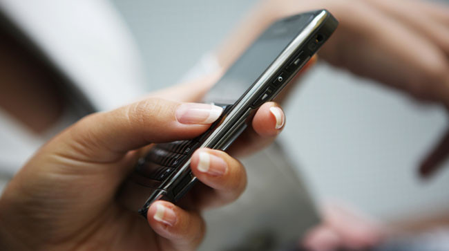 «Νόμιμα» τα πολιτικά μηνύματα μέσω sms και mms ακόμα και χωρίς συγκατάθεση