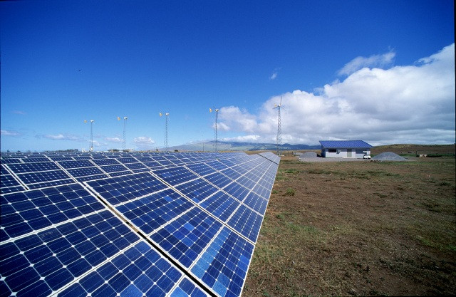 Υπουργική απόφαση για φωτοβολταϊκούς σταθμούς έως 150 kWp σε νησιά