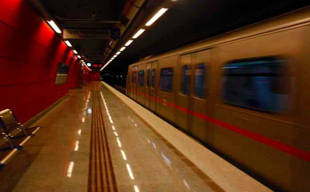 Ένταση κατά την τελετή εγκαινίων του σταθμού μετρό στην Αγ. Παρασκευή