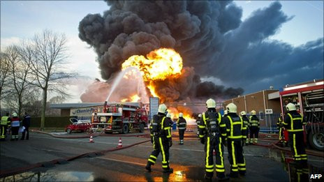 Πυρκαγιά σε εργοστάσιο χημικών στην Ολλανδία