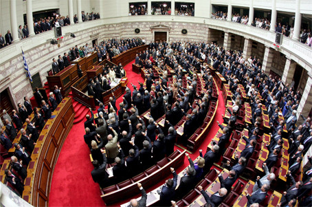 Έντονη αντιπαράθεση στη Βουλή με αφορμή το πόρισμα για τον ΕΟΤ