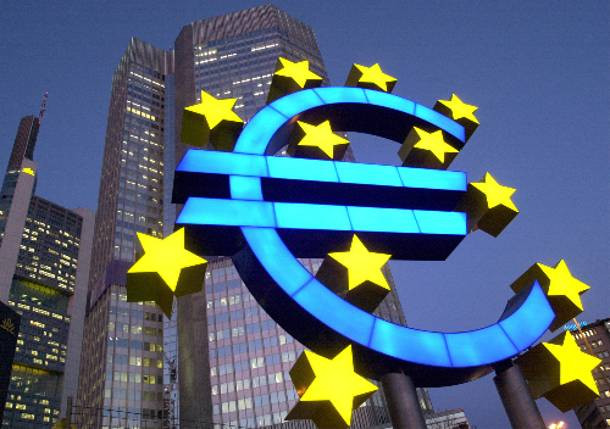«Ποιος θέλει να σκοτώσει το ευρώ;»: Κερδίστε πέντε διπλές προσκλήσεις!