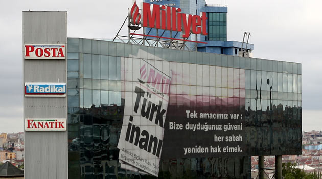 Τούρκος μεγιστάνας του Τύπου πουλά εφημερίδες και τηλεοπτικούς σταθμούς