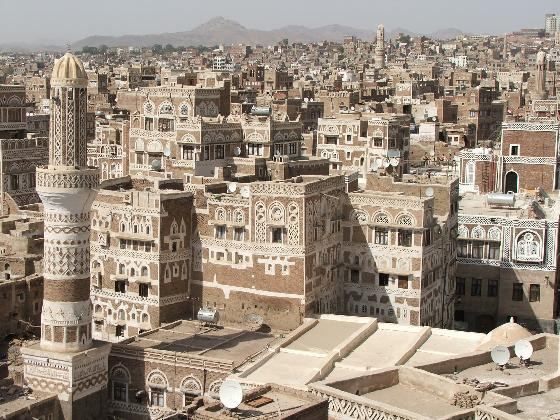 Εγκλωβισμένοι από κατάρρευση 5όροφου κτιρίου στην Υεμένη