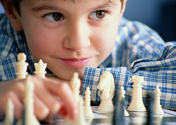 Άλλα μέρη του εγκεφάλου χρησιμοποιούν οι μετρ και άλλα οι απλοί παίχτες σκακιού